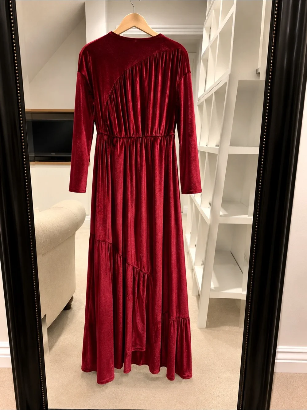 Elegant Velvet Long Sleeve Maxi Dress in Burgundy